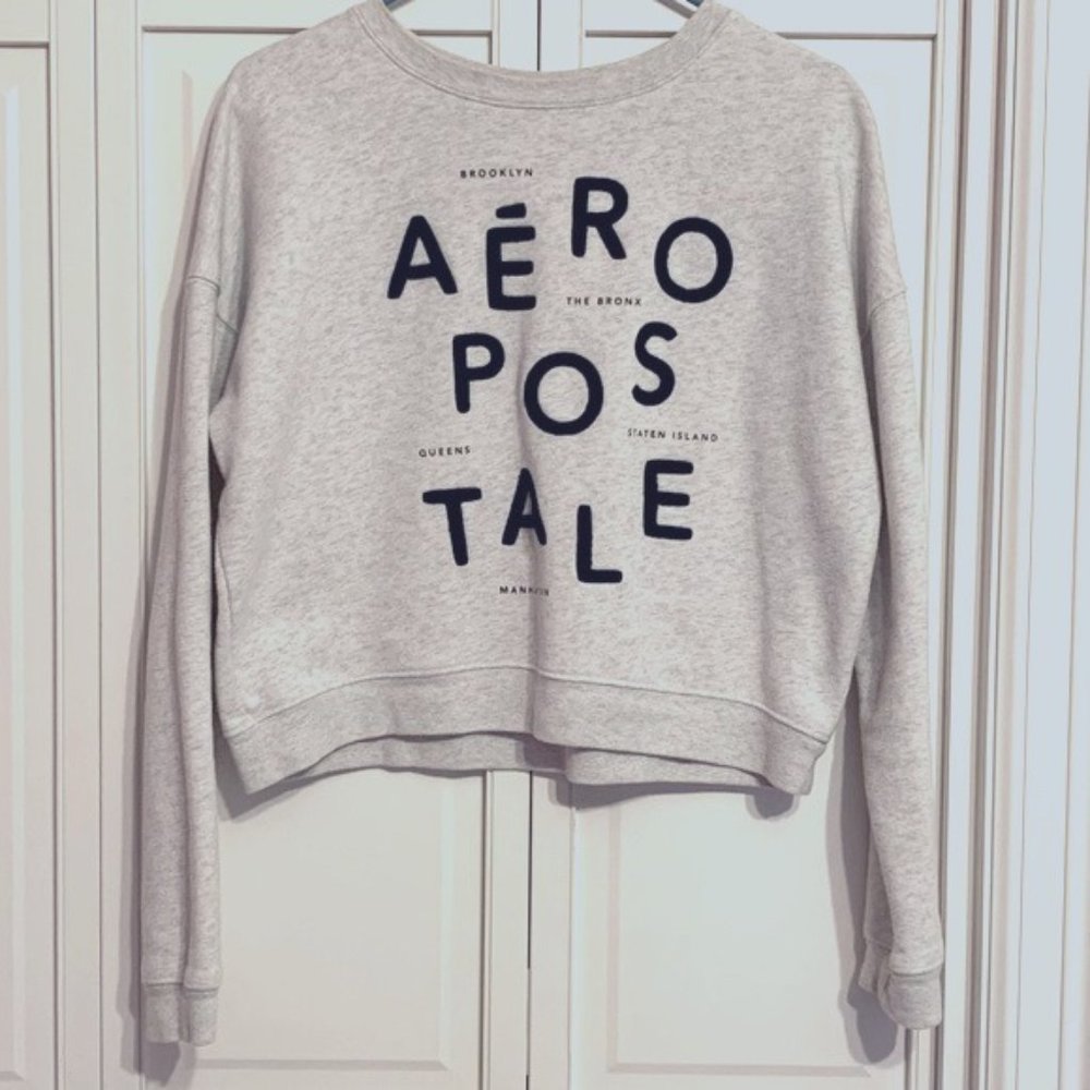 Aeropostale crewneck sweatshirt. EUC. Small size.